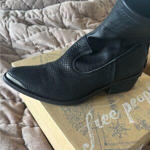 Free People Black Textured Women's Boots definitely worn in good shape